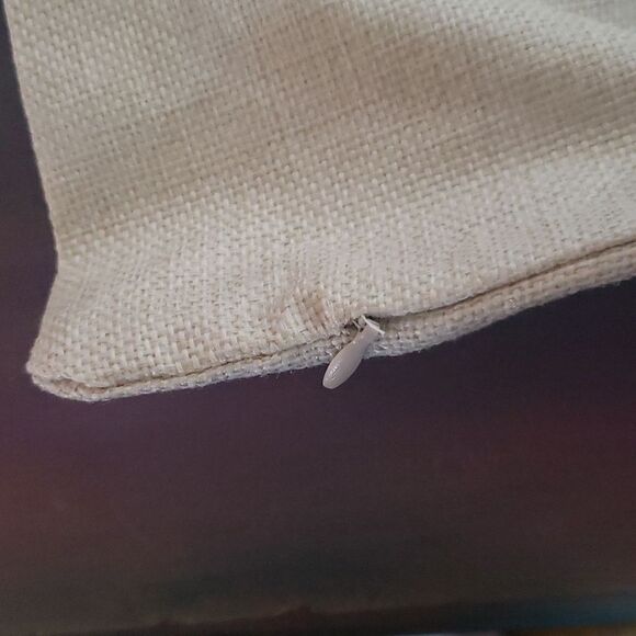 New in Package "Mr. Right" and Mrs. Always Right" 16" Pillow Covers - 💖Cute! - Picture 4 of 4